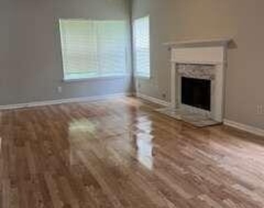 5335 Willow Park Boulevard - Photo Thumbnail 6