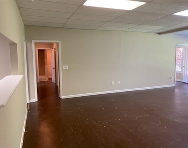 6170 Devonshire Drive - Photo Thumbnail 9