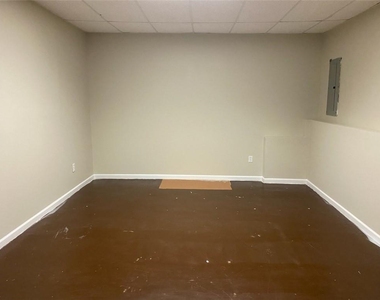 6170 Devonshire Drive - Photo Thumbnail 7