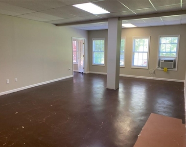 6170 Devonshire Drive - Photo Thumbnail 2