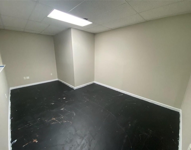 6170 Devonshire Drive - Photo Thumbnail 6