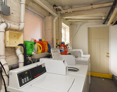 1251 W Rosemont Avenue - Photo Thumbnail 18