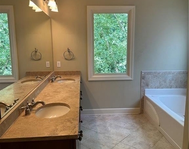 6032 Coldwater Point - Photo Thumbnail 19
