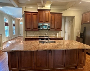 6032 Coldwater Point - Photo Thumbnail 4