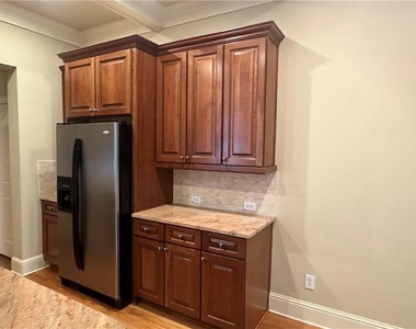 6032 Coldwater Point - Photo Thumbnail 7