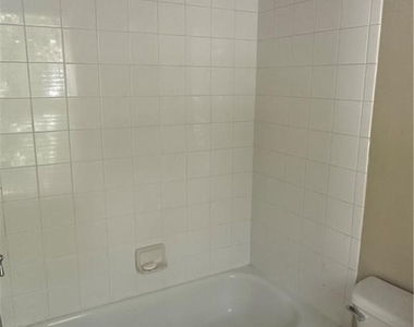 6032 Coldwater Point - Photo Thumbnail 33