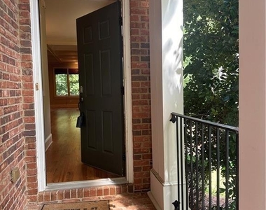 6032 Coldwater Point - Photo Thumbnail 2