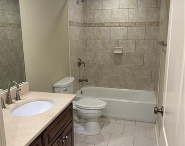 6032 Coldwater Point - Photo Thumbnail 24