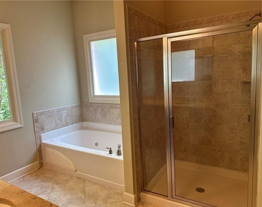 6032 Coldwater Point - Photo Thumbnail 22