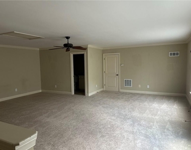 6032 Coldwater Point - Photo Thumbnail 16