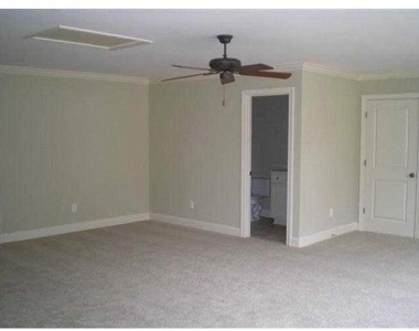 6032 Coldwater Point - Photo Thumbnail 14