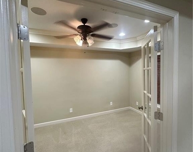 6032 Coldwater Point - Photo Thumbnail 17