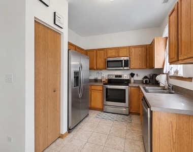1766 Fieldstone Drive N - Photo Thumbnail 3