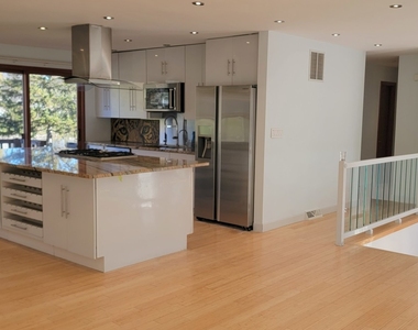 342 W Jervey Lane - Photo Thumbnail 5