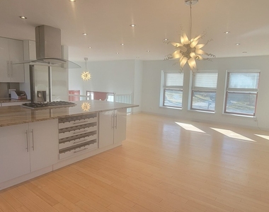 342 W Jervey Lane - Photo Thumbnail 7
