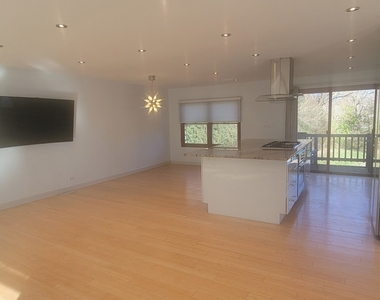 342 W Jervey Lane - Photo Thumbnail 4