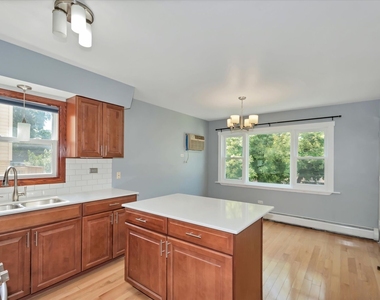 9628 Kilpatrick Avenue - Photo Thumbnail 6