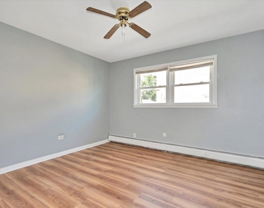 9628 Kilpatrick Avenue - Photo Thumbnail 16