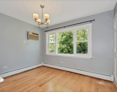 9628 Kilpatrick Avenue - Photo Thumbnail 8