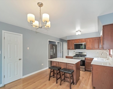 9628 Kilpatrick Avenue - Photo Thumbnail 10