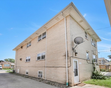 9628 Kilpatrick Avenue - Photo Thumbnail 24