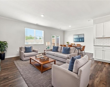 2614 Poppy Court - Photo Thumbnail 4