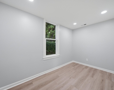 1624 S 59th Court - Photo Thumbnail 12