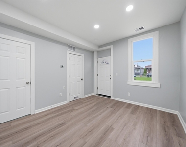 1624 S 59th Court - Photo Thumbnail 6