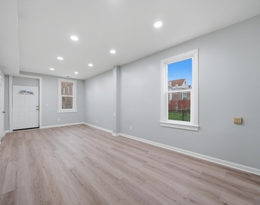 1624 S 59th Court - Photo Thumbnail 5