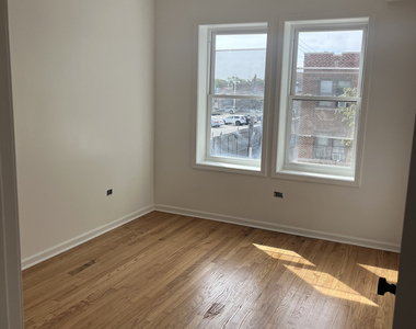 2414 W 70th Street - Photo Thumbnail 1