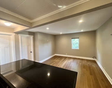403 Lincoln Avenue - Photo Thumbnail 5
