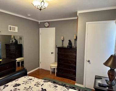7918 W Oakton Street - Photo Thumbnail 11