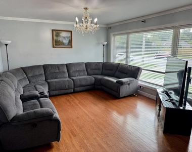 7918 W Oakton Street - Photo Thumbnail 6