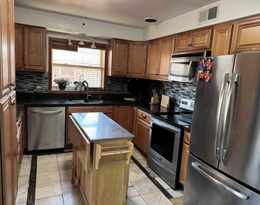 7918 W Oakton Street - Photo Thumbnail 8