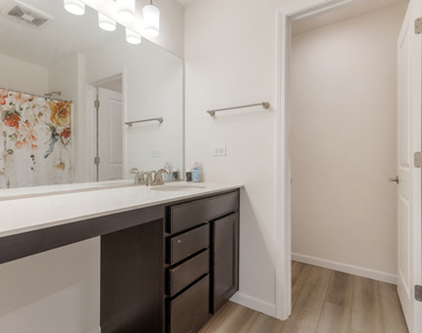 2215 Walnut Glen Boulevard - Photo Thumbnail 20