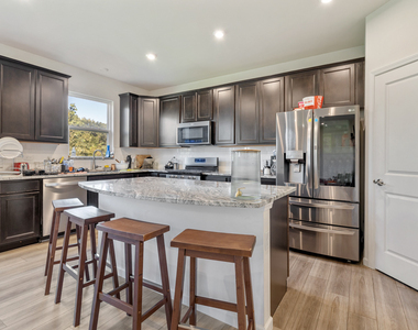 2215 Walnut Glen Boulevard - Photo Thumbnail 8