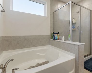 2215 Walnut Glen Boulevard - Photo Thumbnail 17