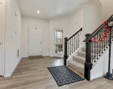 2215 Walnut Glen Boulevard - Photo Thumbnail 2