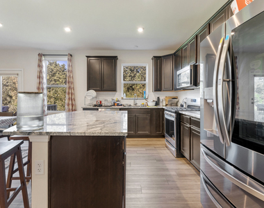 2215 Walnut Glen Boulevard - Photo Thumbnail 9