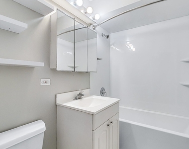 4410 W 111th Street - Photo Thumbnail 6