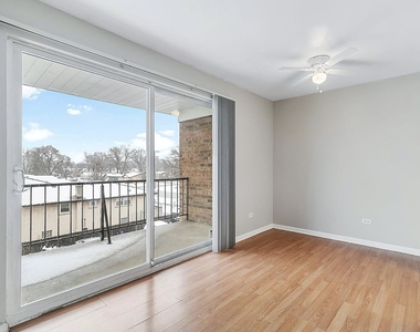 4410 W 111th Street - Photo Thumbnail 4