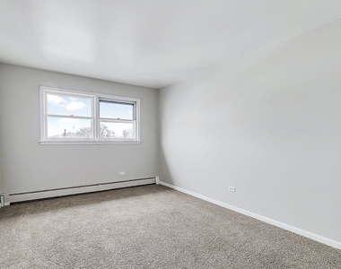4410 W 111th Street - Photo Thumbnail 5