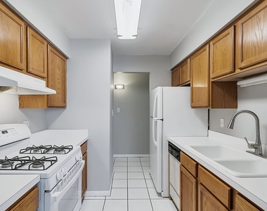 4410 W 111th Street - Photo Thumbnail 3