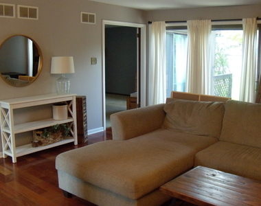 61 Westwood Square - Photo Thumbnail 9