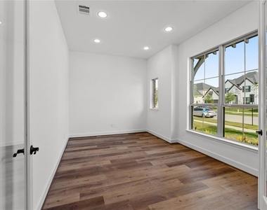 29114 Hauter Way - Photo Thumbnail 21