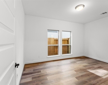 29114 Hauter Way - Photo Thumbnail 27