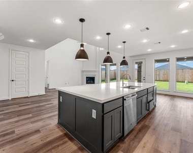 29114 Hauter Way - Photo Thumbnail 10