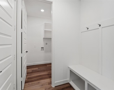 29114 Hauter Way - Photo Thumbnail 24