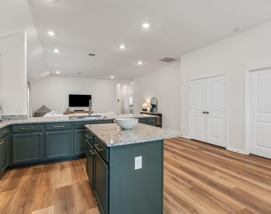 15806 Tullich Knoll Drive - Photo Thumbnail 11