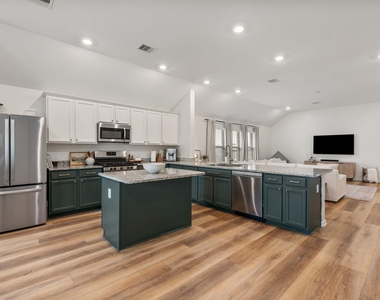 15806 Tullich Knoll Drive - Photo Thumbnail 9